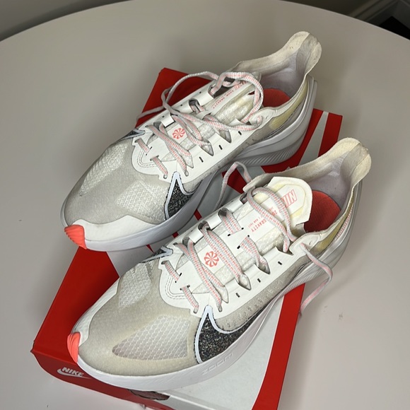NIKE Zoom Gravity brand new in box - Picture 2 of 5